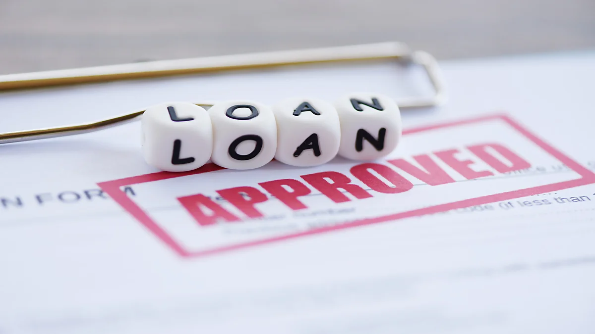 Online Loans Vs. Traditional Bank Loans: Which Is Better?